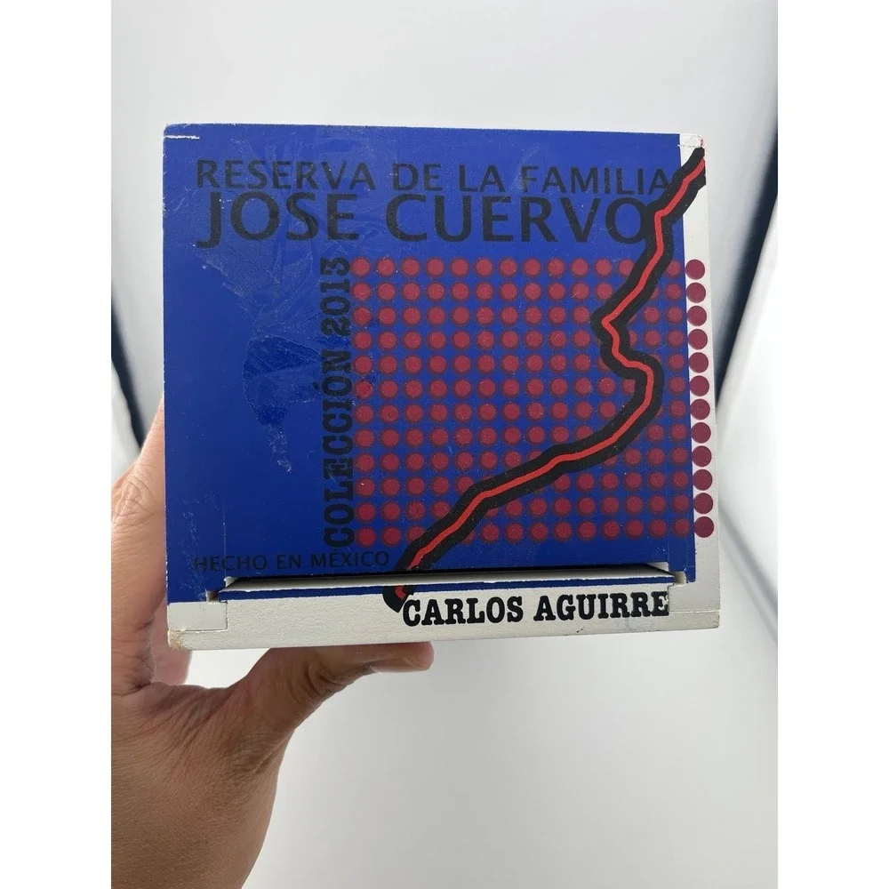 Jose‎ Cuervo reserve de La familia limited edition box